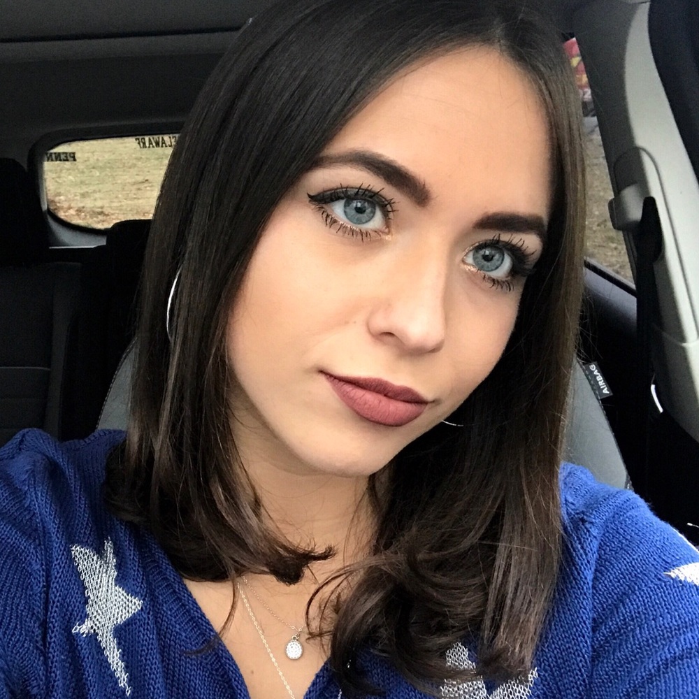 Meet your Posher, Hallie